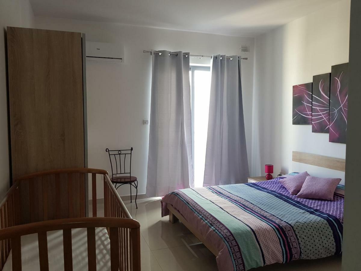 Claire'S Court Apartment Marsaxlokk Ngoại thất bức ảnh